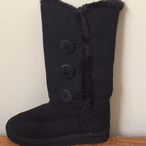 Brand new uggs size 5